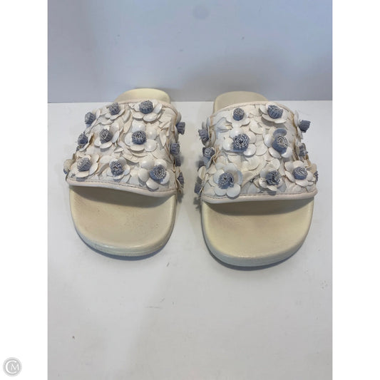 Sandals Flats By Clothes Mentor In Cream, Size: 7
