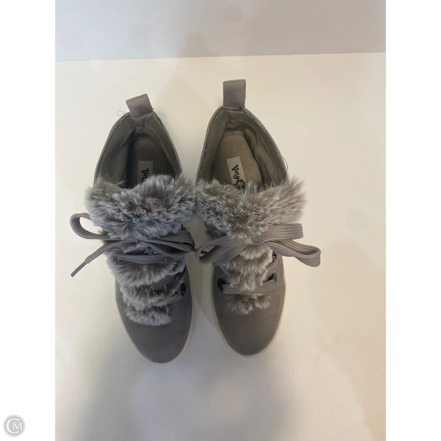 Shoes Flats By Very G In Grey, Size: 8