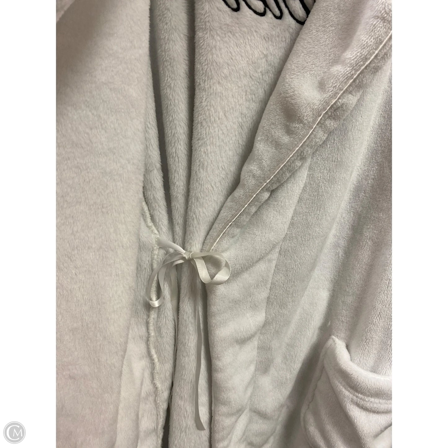 Robe By Victorias Secret In White, Size: L