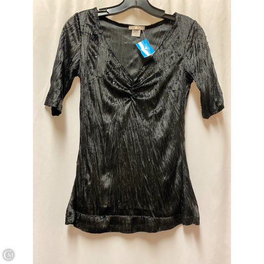 Top Short Sleeve By Clothes Mentor In Black, Size: M