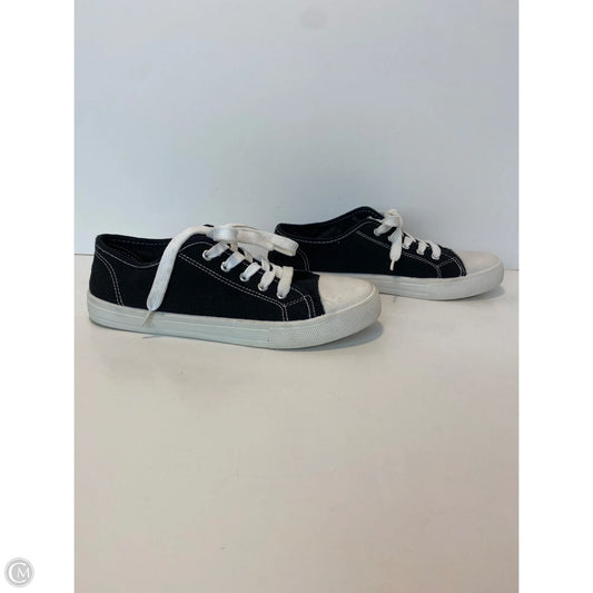 Shoes Sneakers By Clothes Mentor In Black, Size: 7