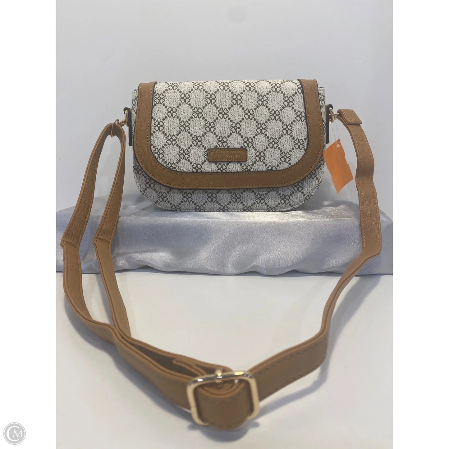Crossbody By Clothes Mentor, Size: Medium