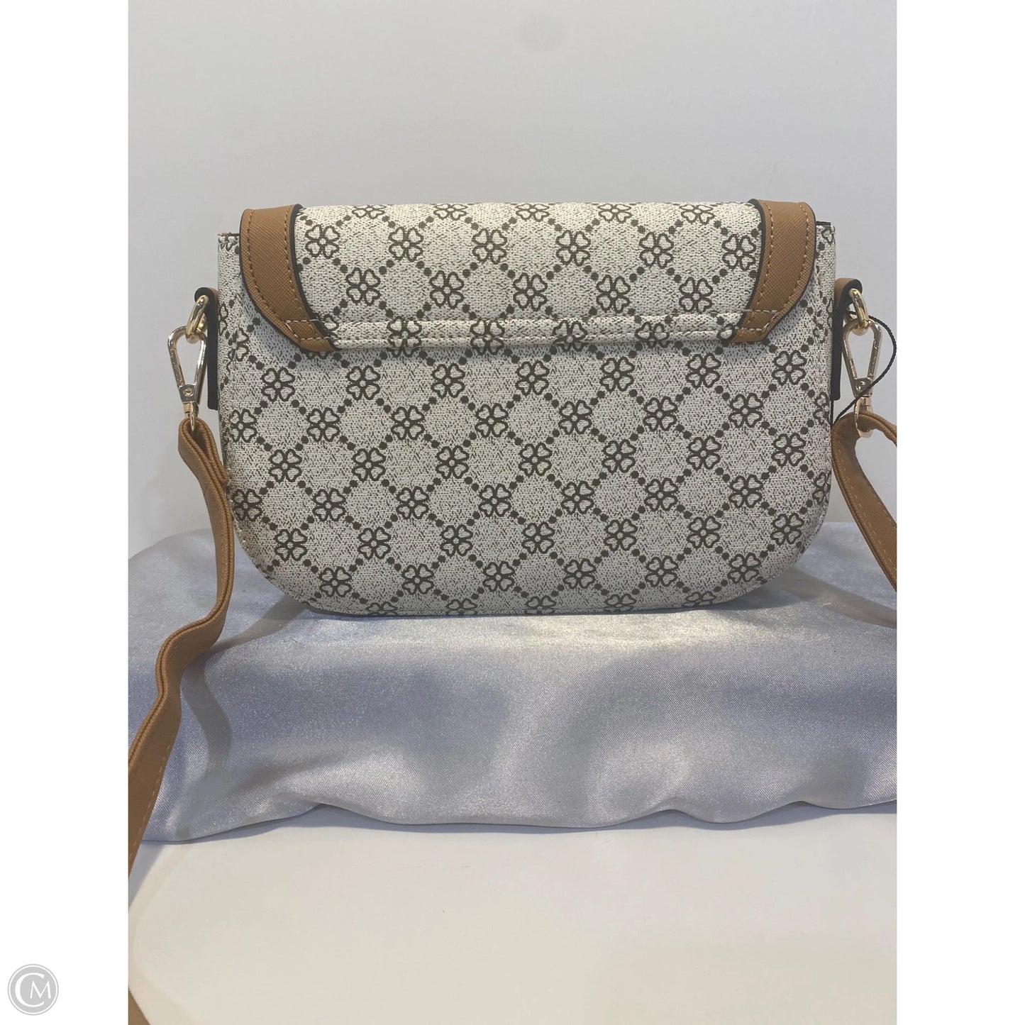 Crossbody By Clothes Mentor, Size: Medium