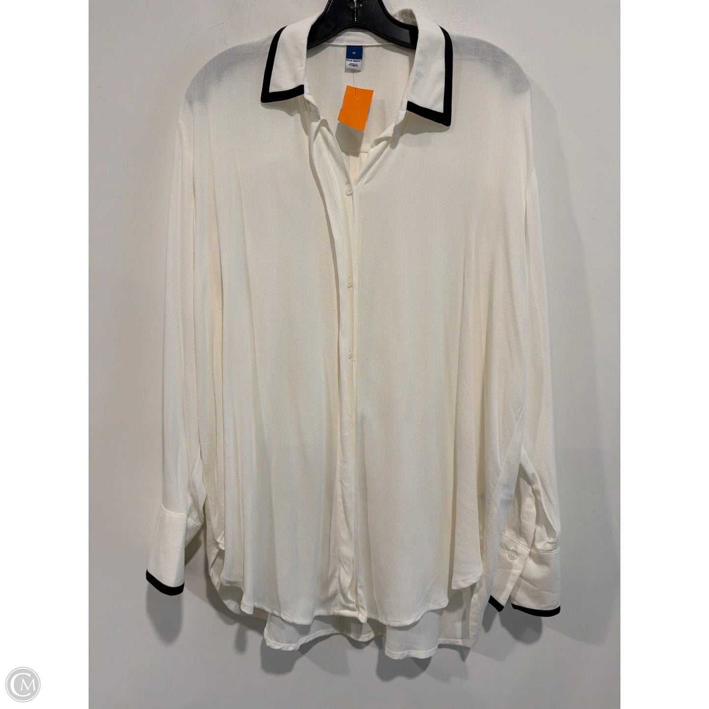 Top Long Sleeve By Old Navy In White, Size: M