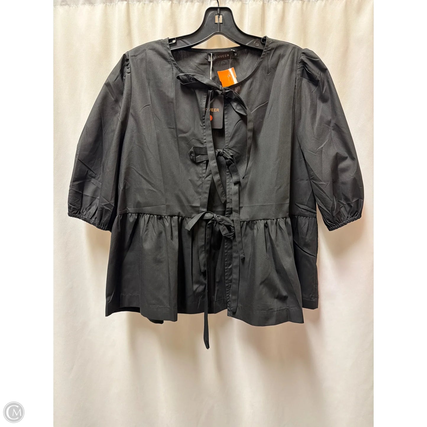 Top Short Sleeve By Clothes Mentor In Black, Size: M