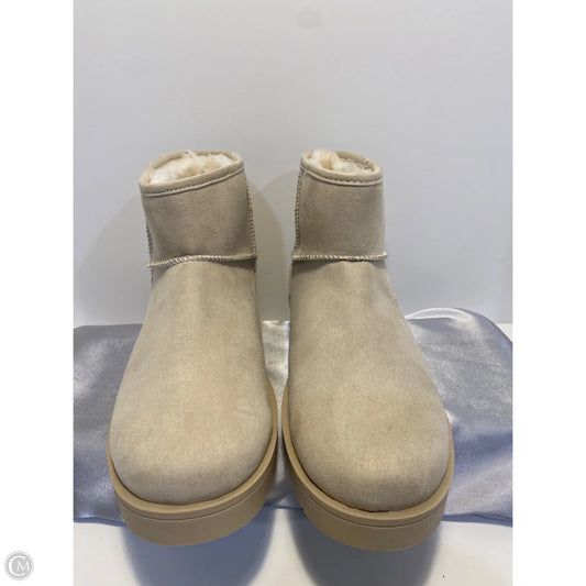 Boots Ankle Flats By Clothes Mentor In Cream, Size: 10