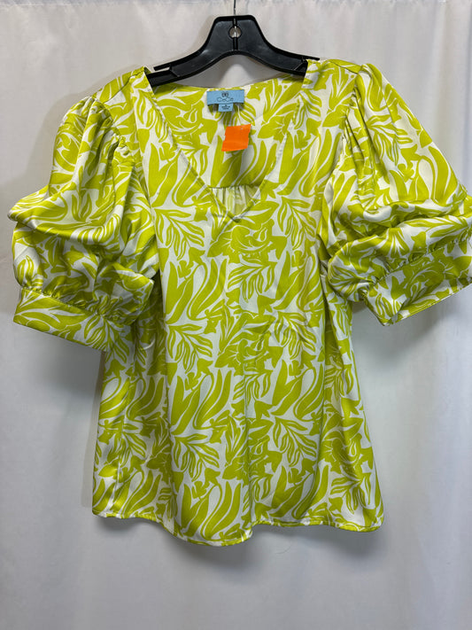 Top Short Sleeve By Cece In Green, Size: M