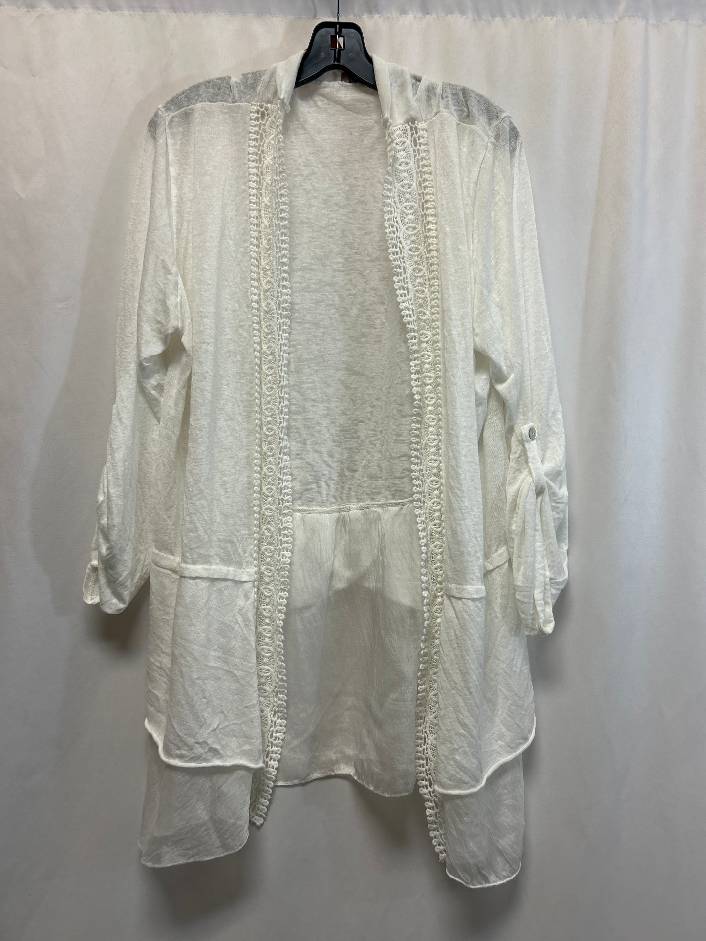 Cardigan By Clothes Mentor In White, Size: 3x