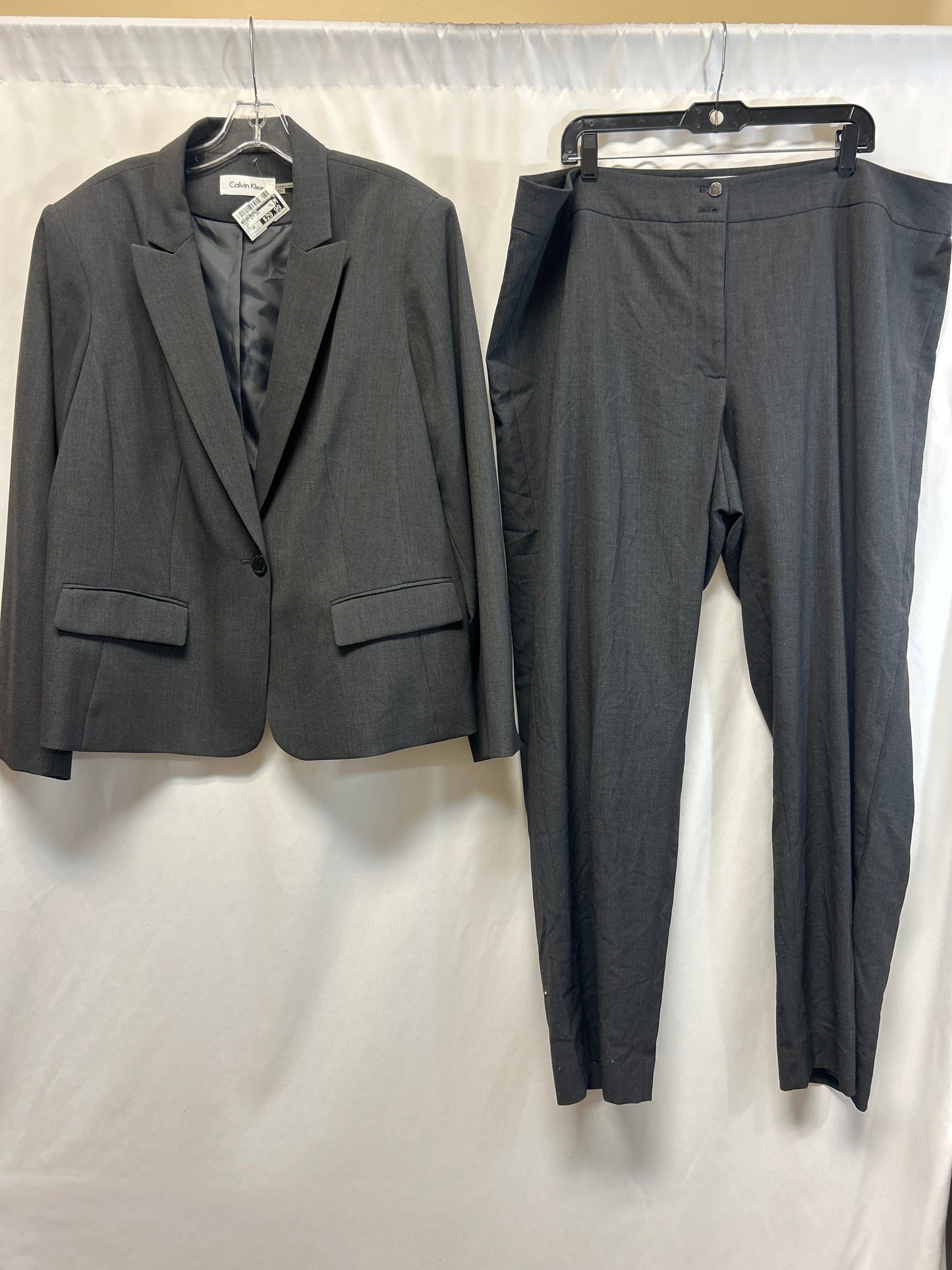 Pants Suit 2pc By Calvin Klein In Grey, Size: 20