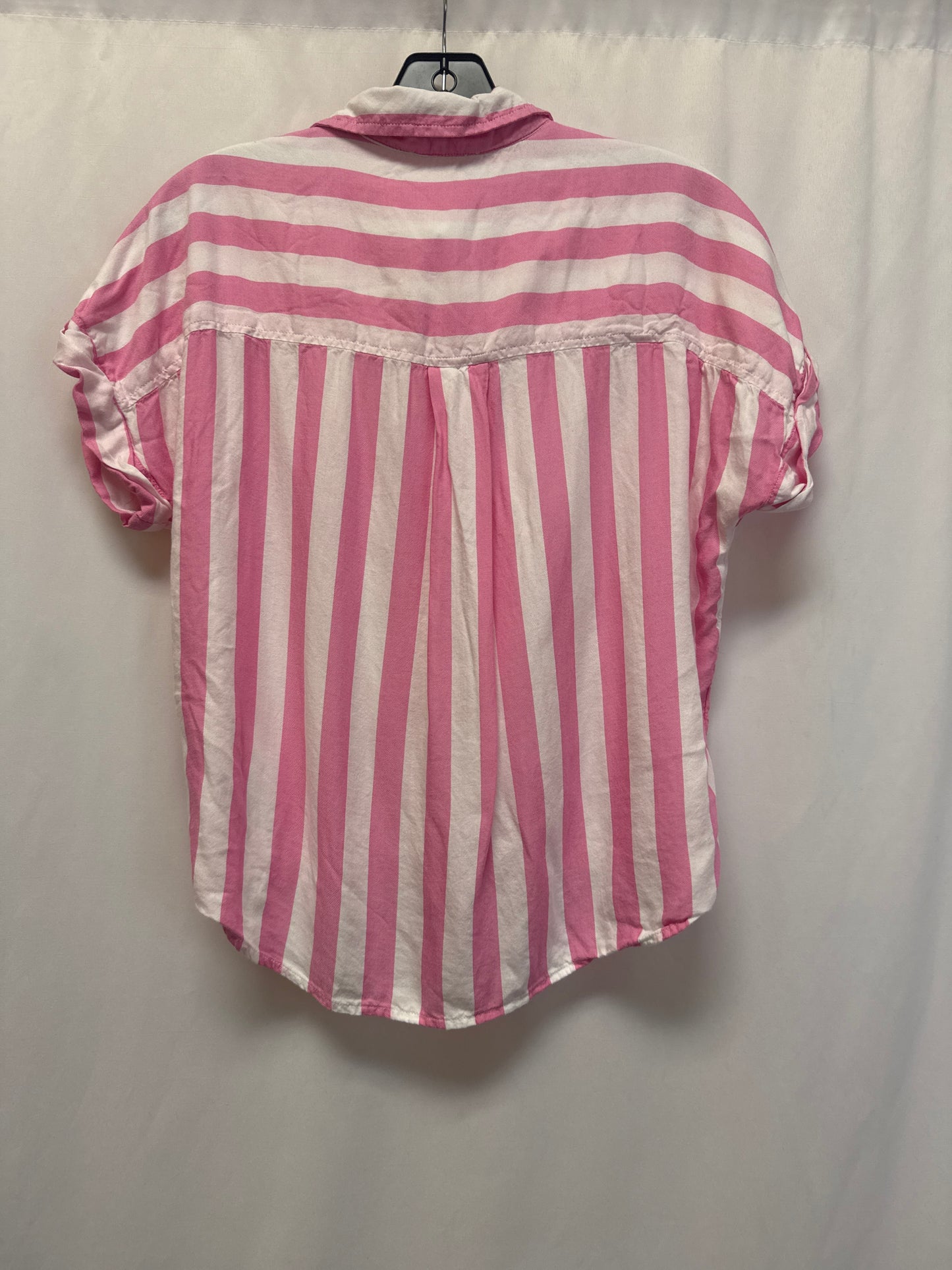 Top Short Sleeve By Beachlunchlounge In Pink, Size: S