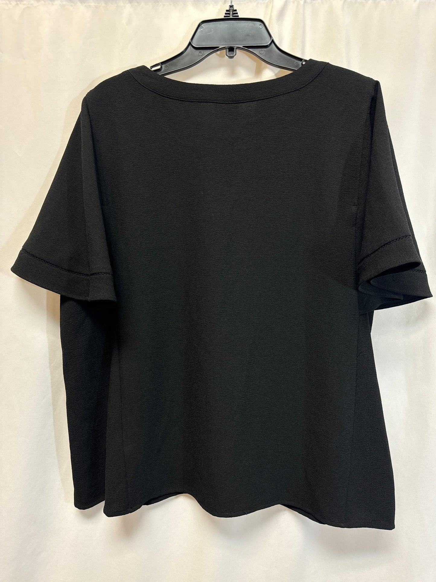 Top Short Sleeve By Worthington In Black, Size: 1x