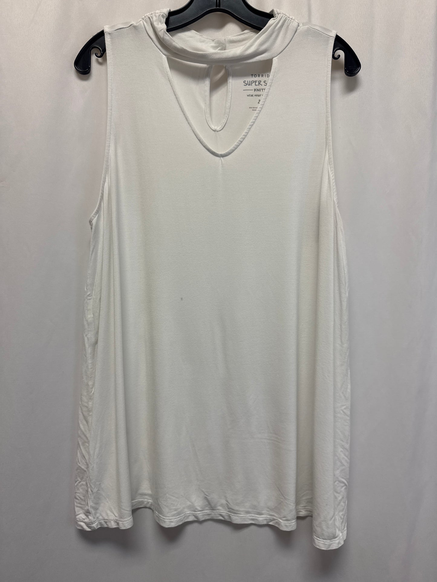 Top Sleeveless By Torrid In White, Size: 2x