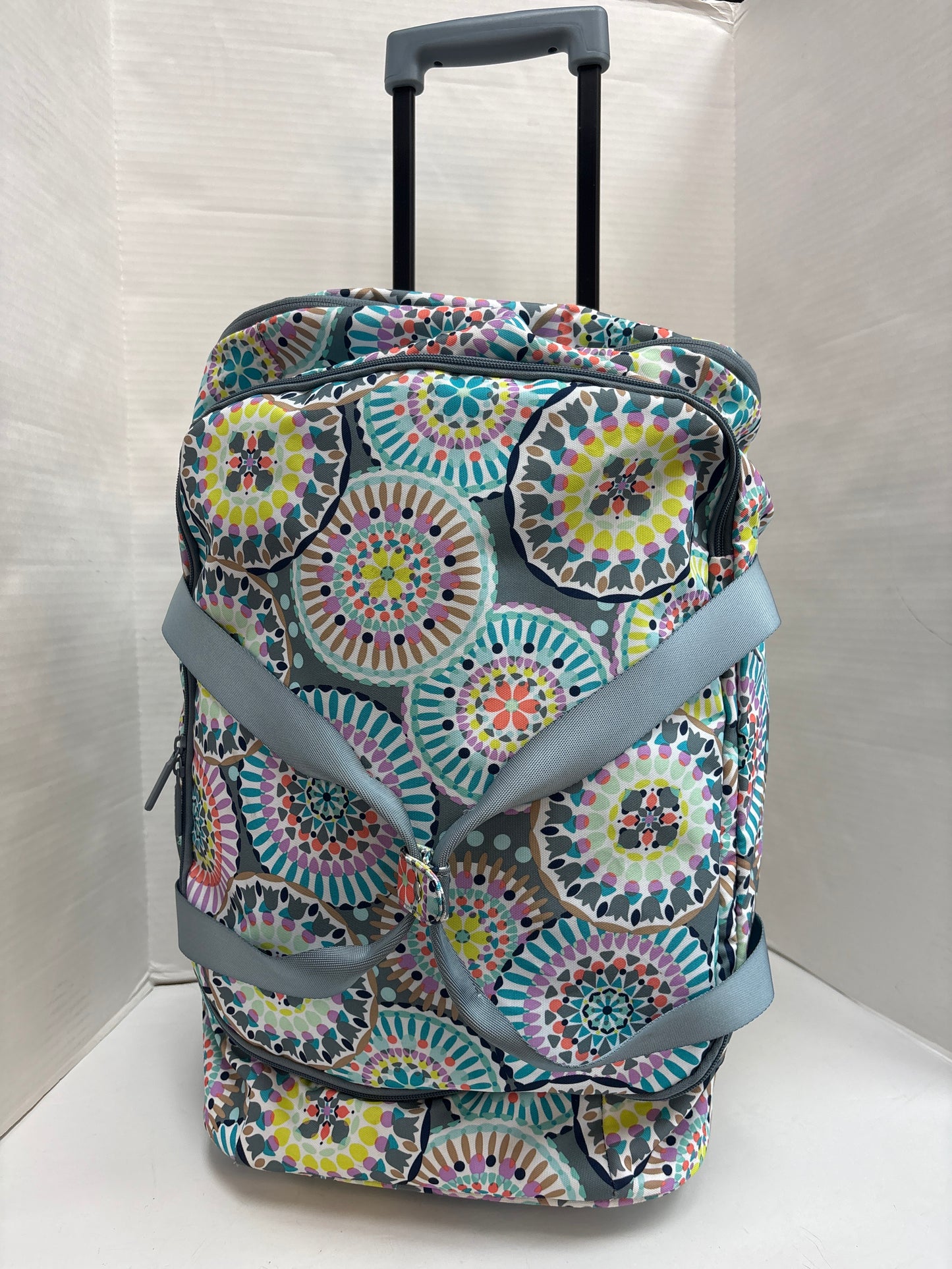 Luggage By Vera Bradley  Size: Large