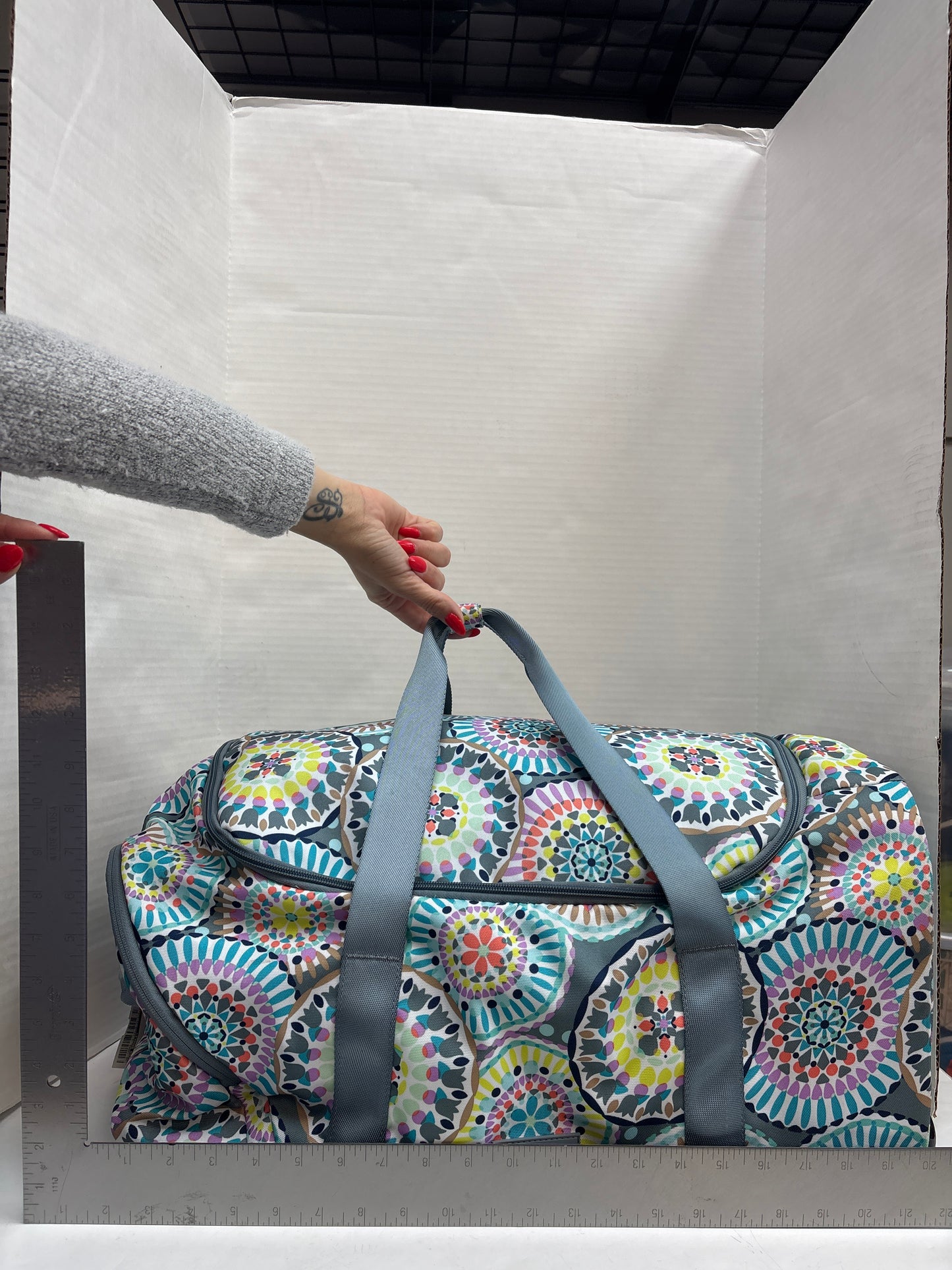 Luggage By Vera Bradley  Size: Large