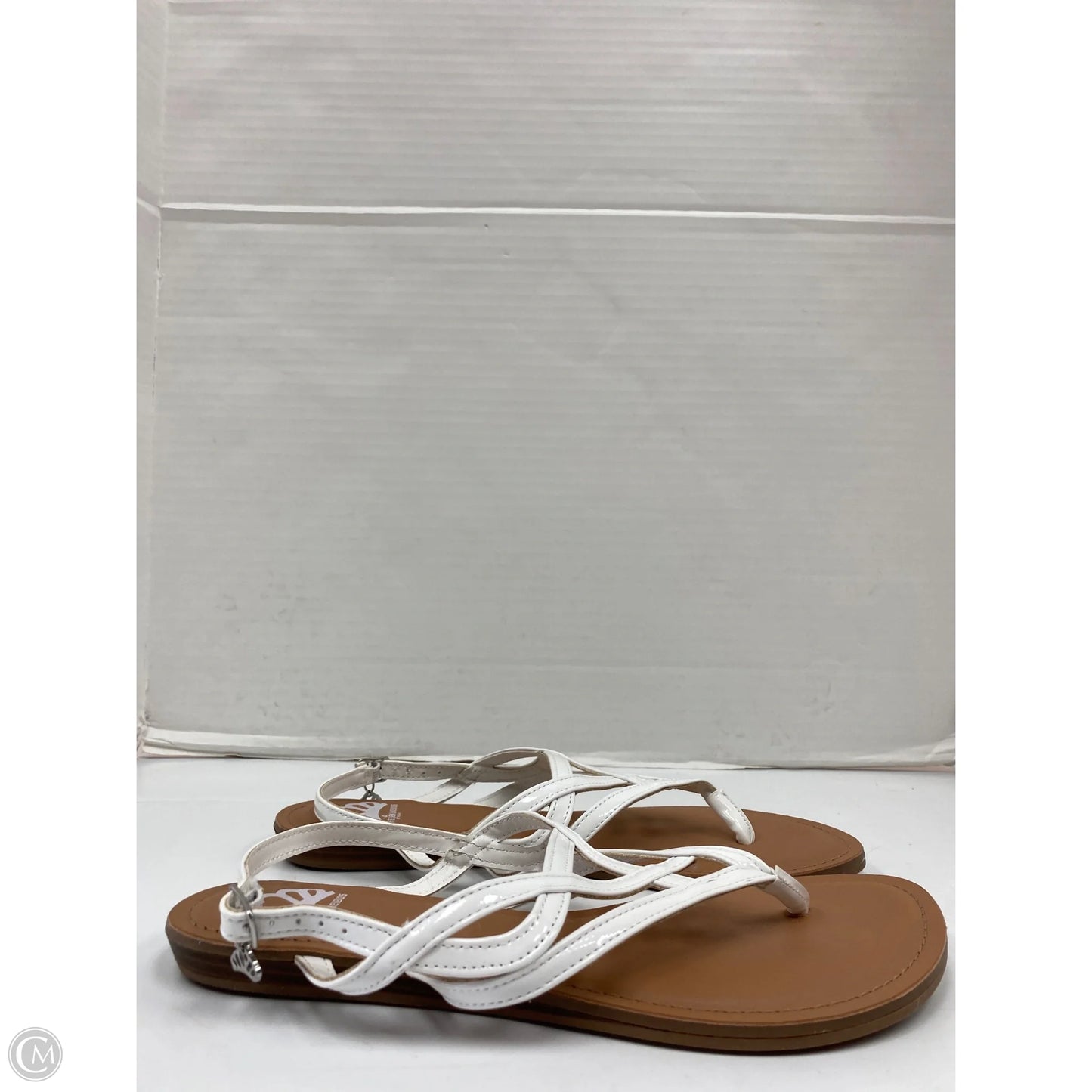 Sandals Flip Flops By Fergalicious In White, Size: 10