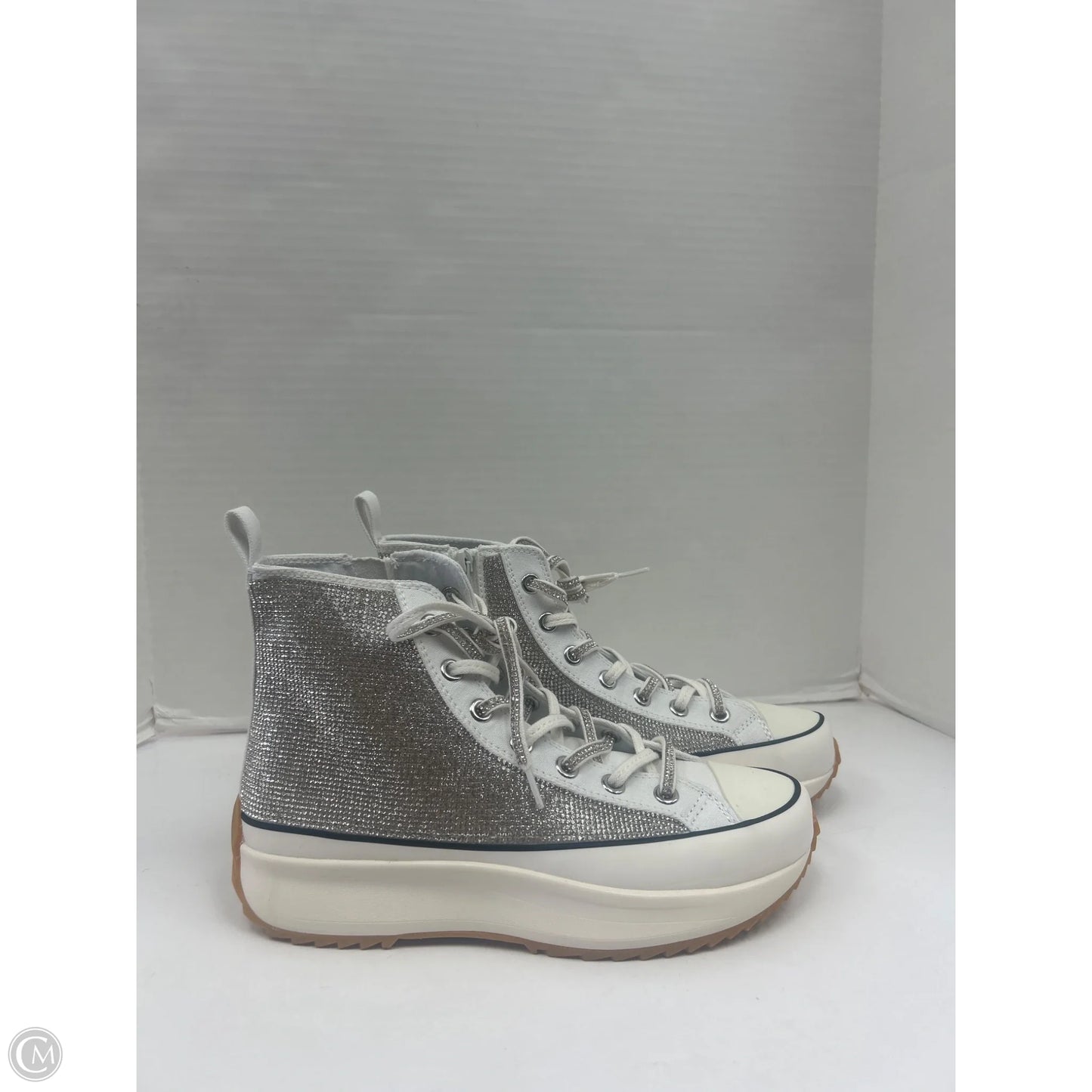 Shoes Sneakers By Steve Madden In White, Size: 10