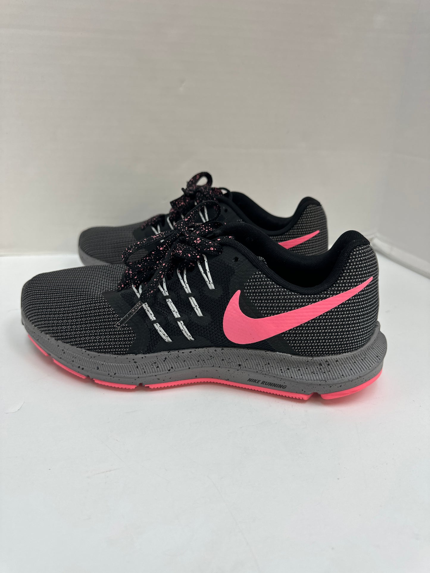 Shoes Athletic By Nike  Size: 7