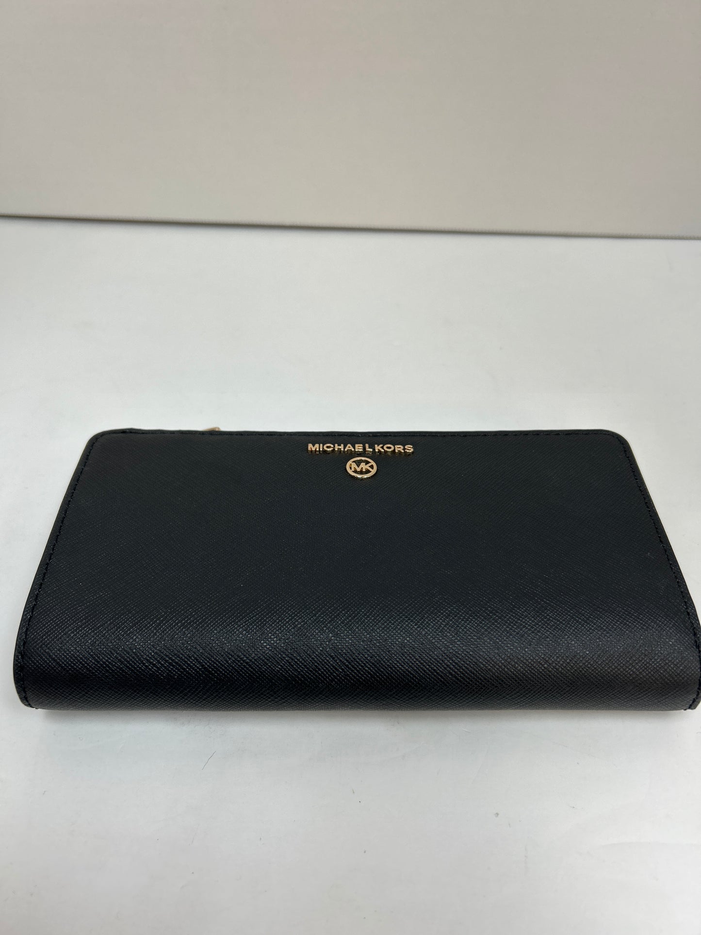 Wallet Designer By Michael Kors  Size: Medium