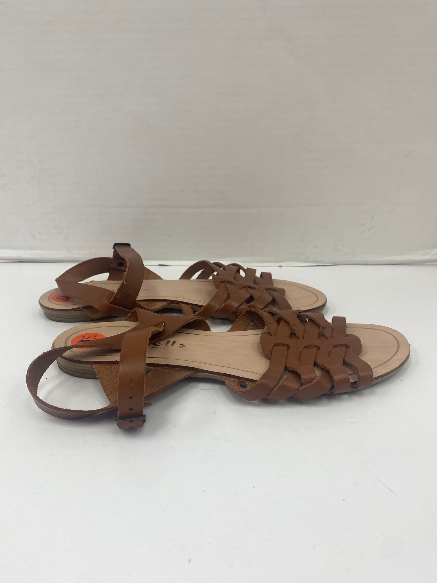 Sandals Flats By Cmf  Size: 9.5