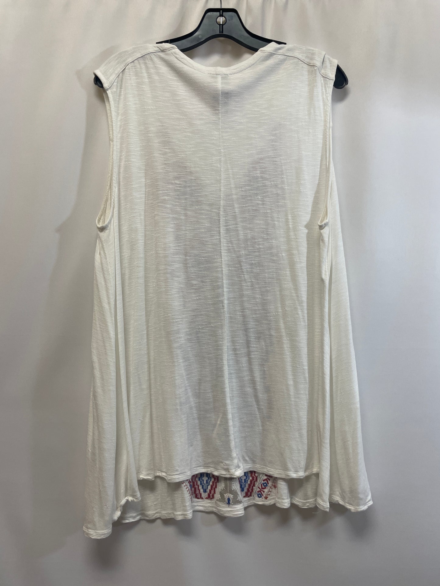 White Top Sleeveless Avenue, Size 1x