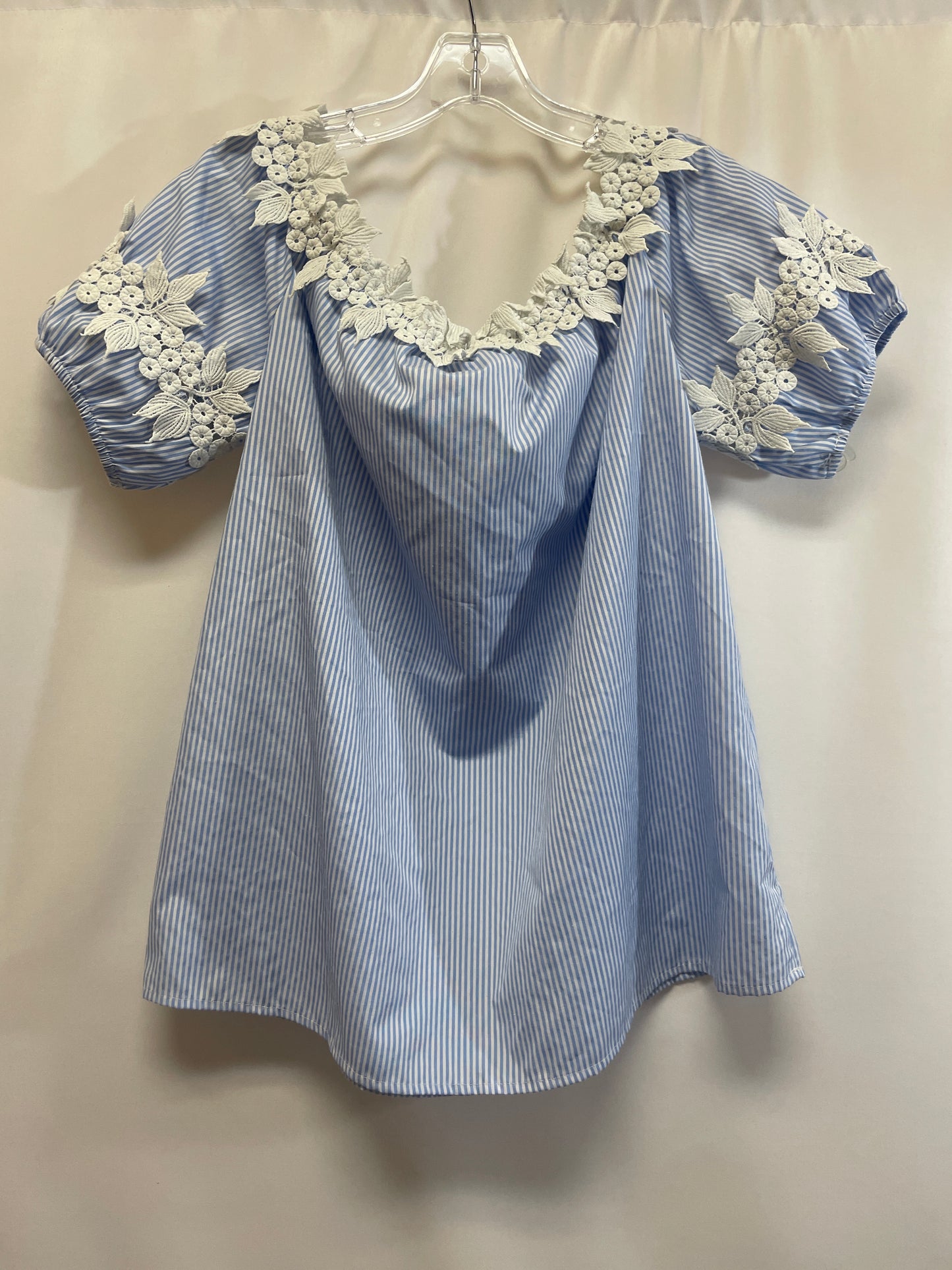 Blue Top Short Sleeve Listicle, Size L