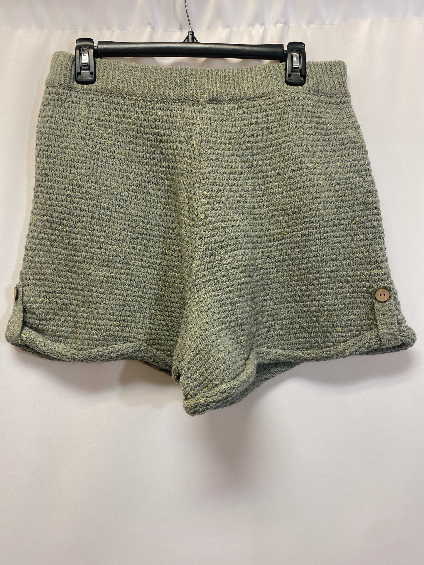 Green Shorts Promesa, Size L