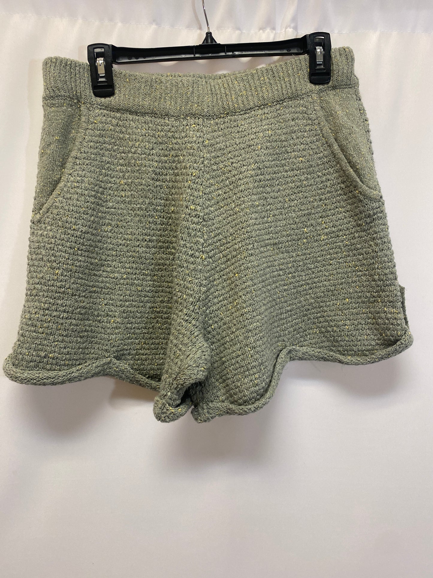 Green Shorts Promesa, Size L