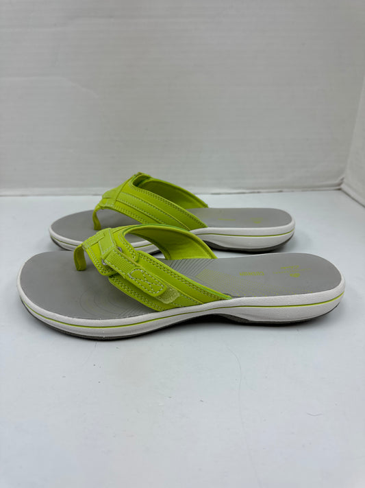 Green Sandals Flats Clarks, Size 8