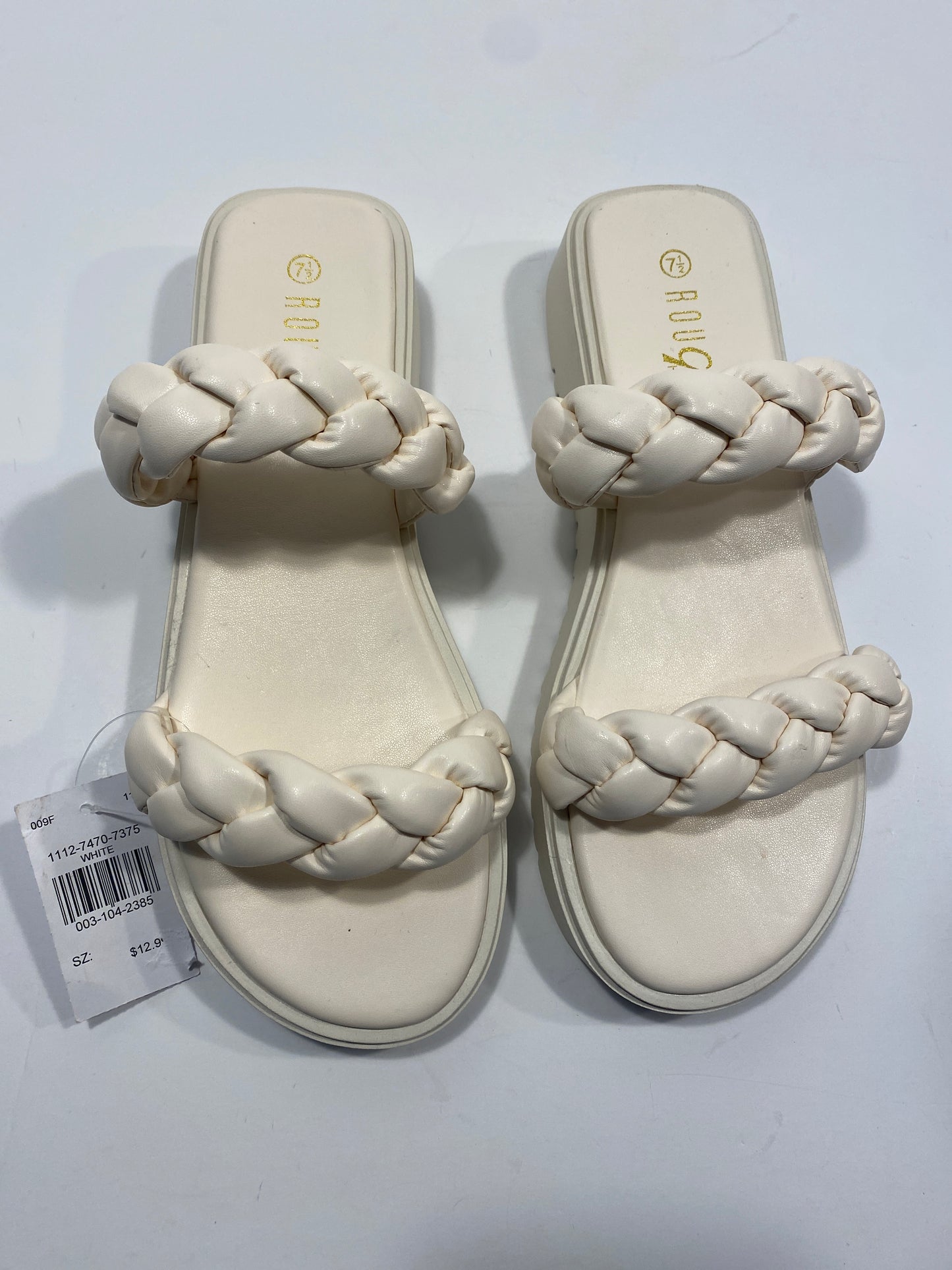 White Sandals Flats Rouge, Size 7.5