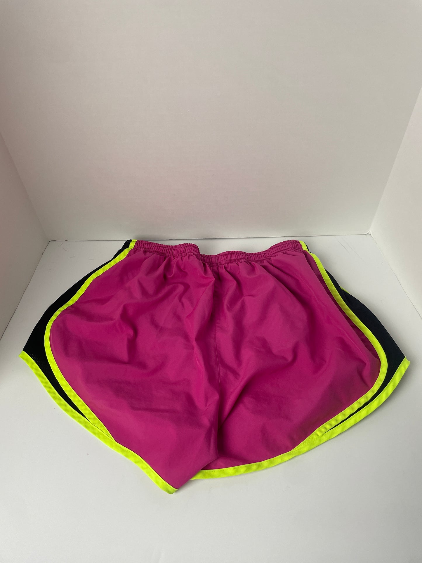 Pink Athletic Shorts Nike, Size L