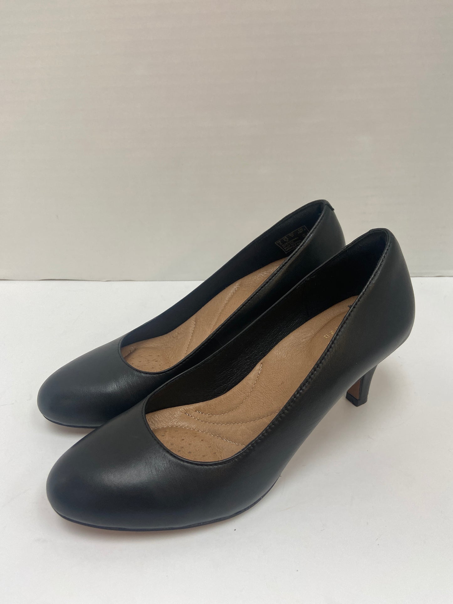 Shoes Heels Kitten By Clarks In Black, Size: 6.5