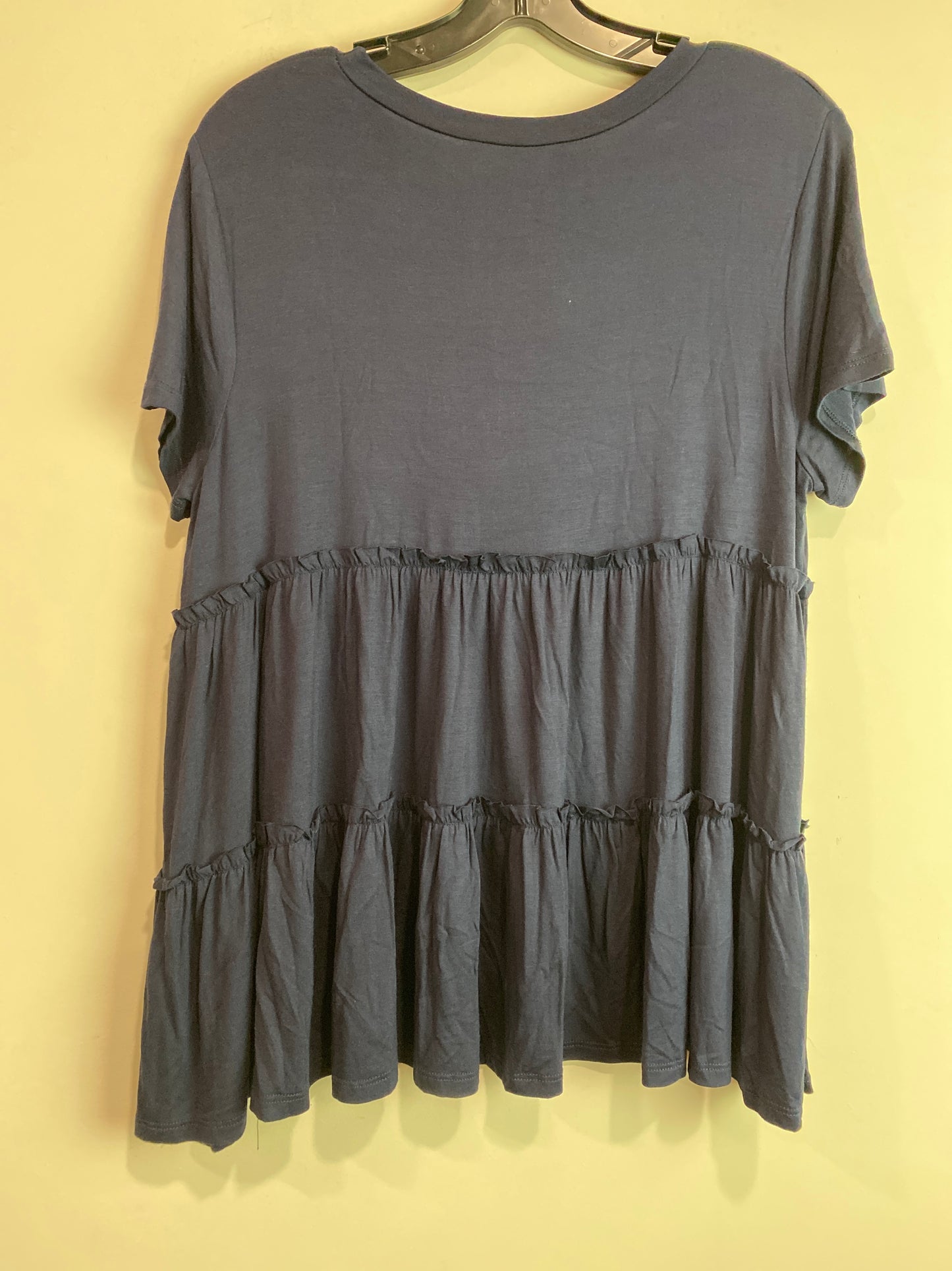 Top Short Sleeve By Clothes Mentor In Navy, Size: L