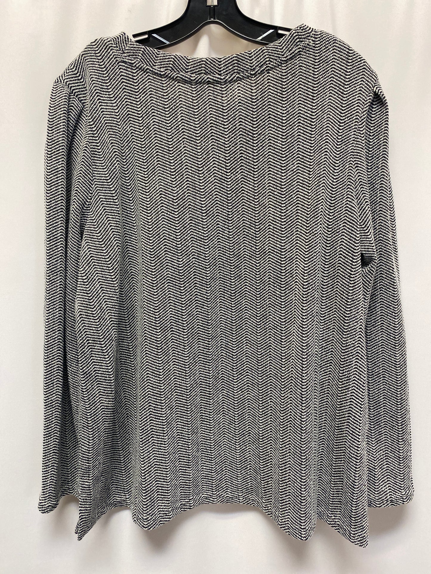 Top Long Sleeve By Liz Claiborne In Black & White, Size: Xl