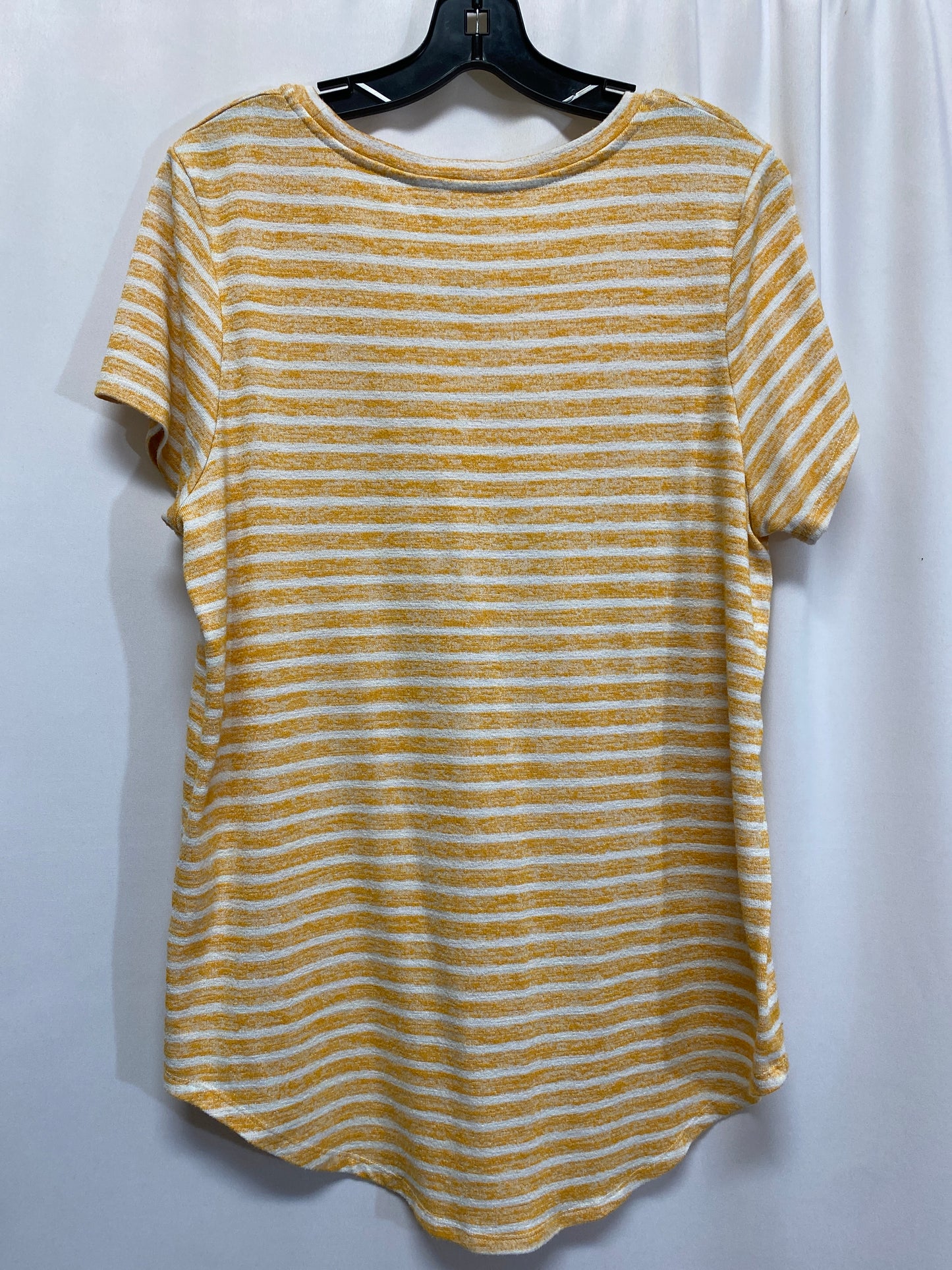 Top Short Sleeve By Market & Spruce In Yellow, Size: L