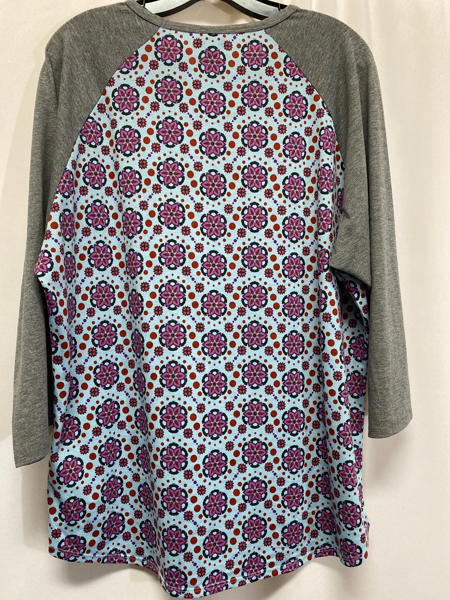 Top Long Sleeve By Lularoe In Grey, Size: 3x