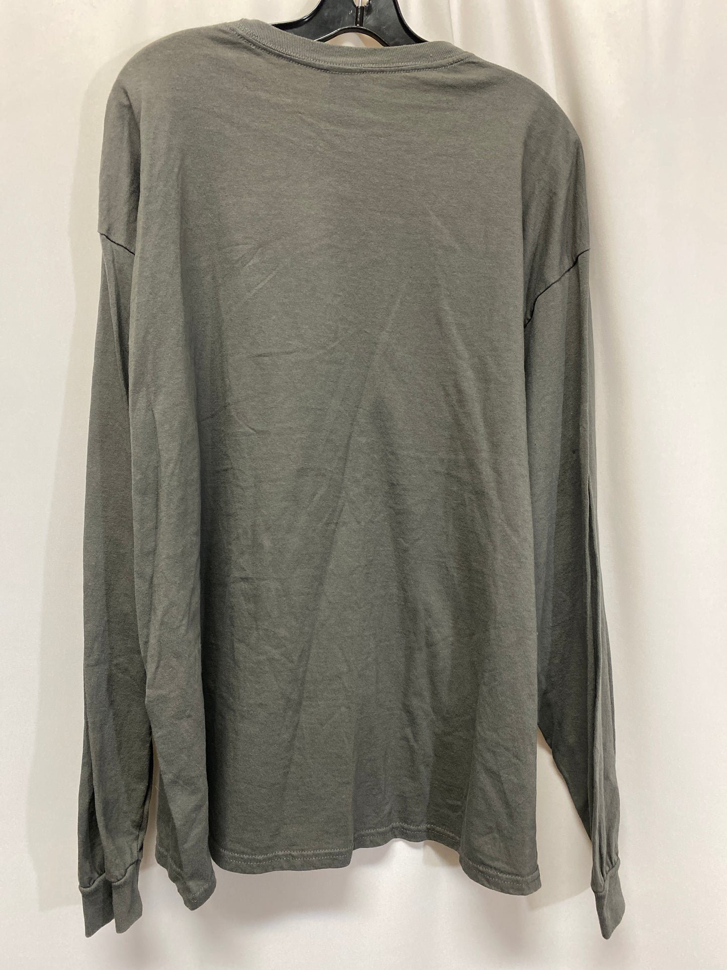 Top Long Sleeve By Gildan In Grey, Size: 2x