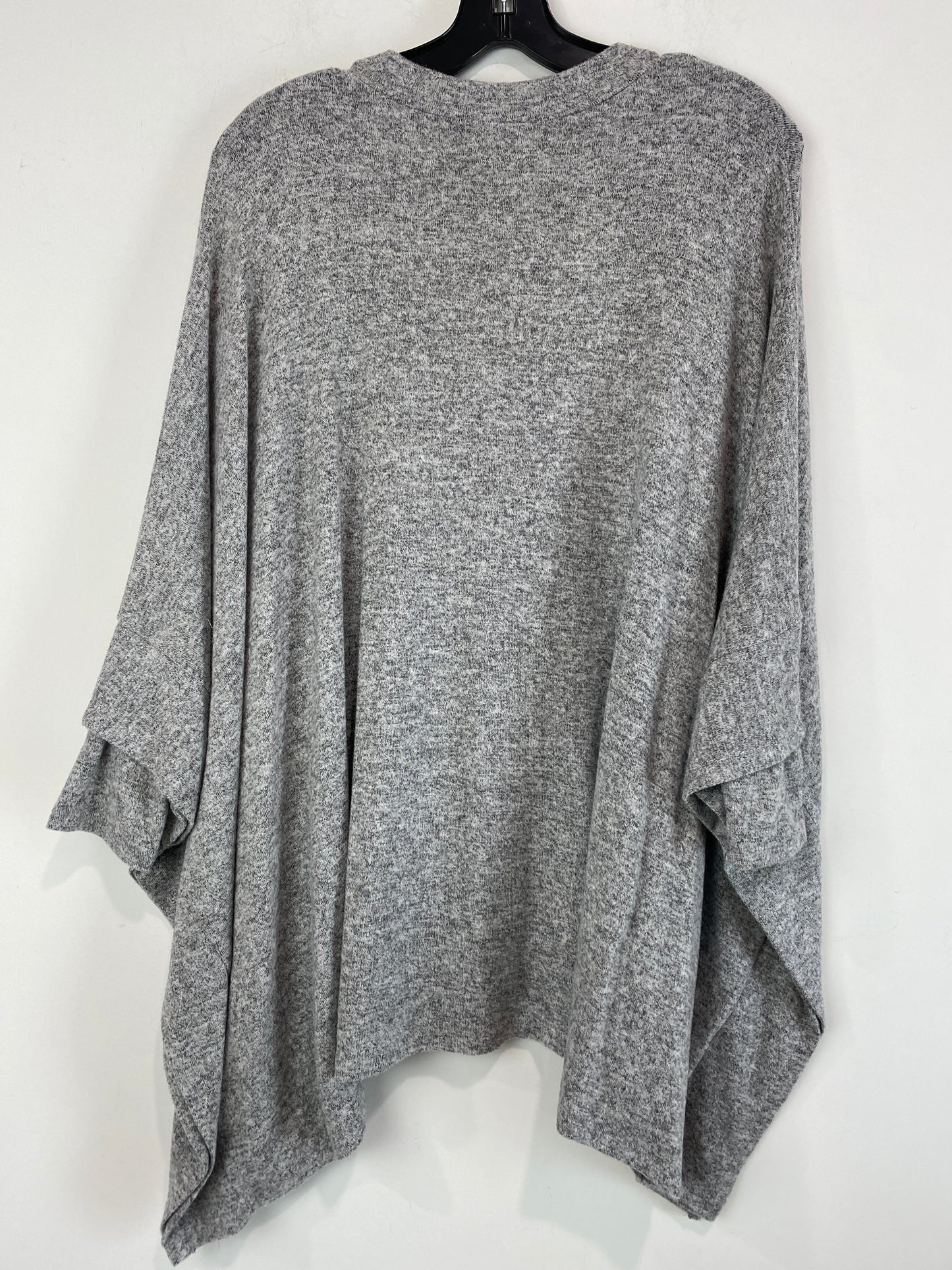 Top 3/4 Sleeve By Blush In Grey, Size: S