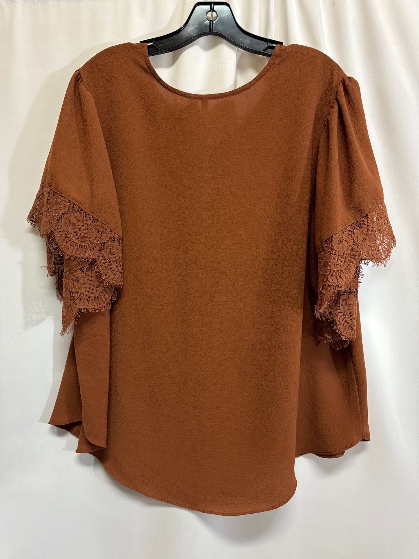 Top Short Sleeve By Cato In Brown, Size: Xl