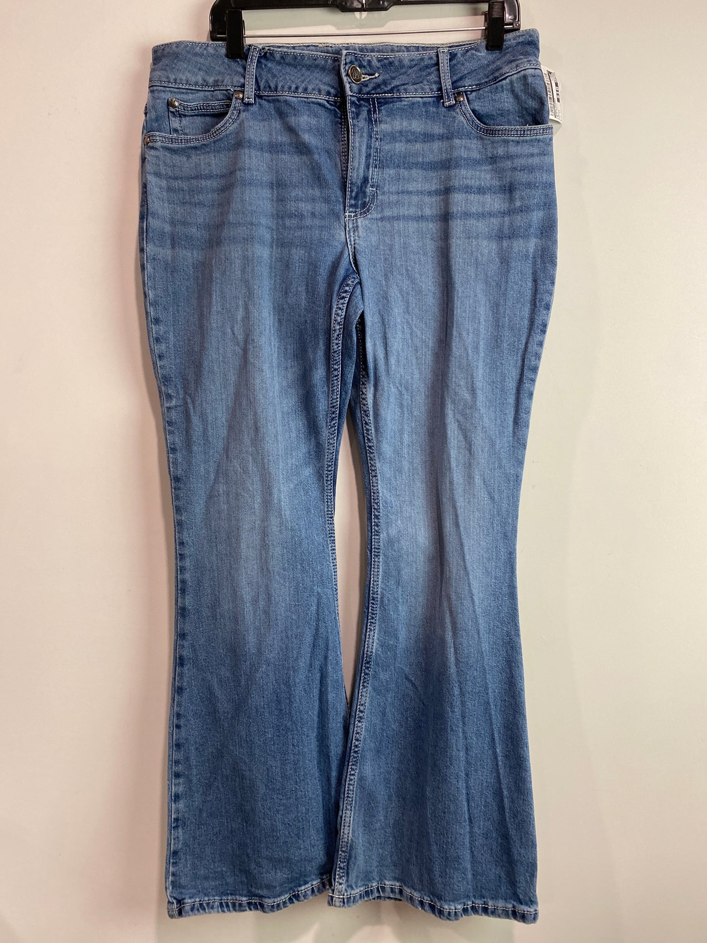 Jeans Flared By Wrangler In Blue Denim, Size: 14