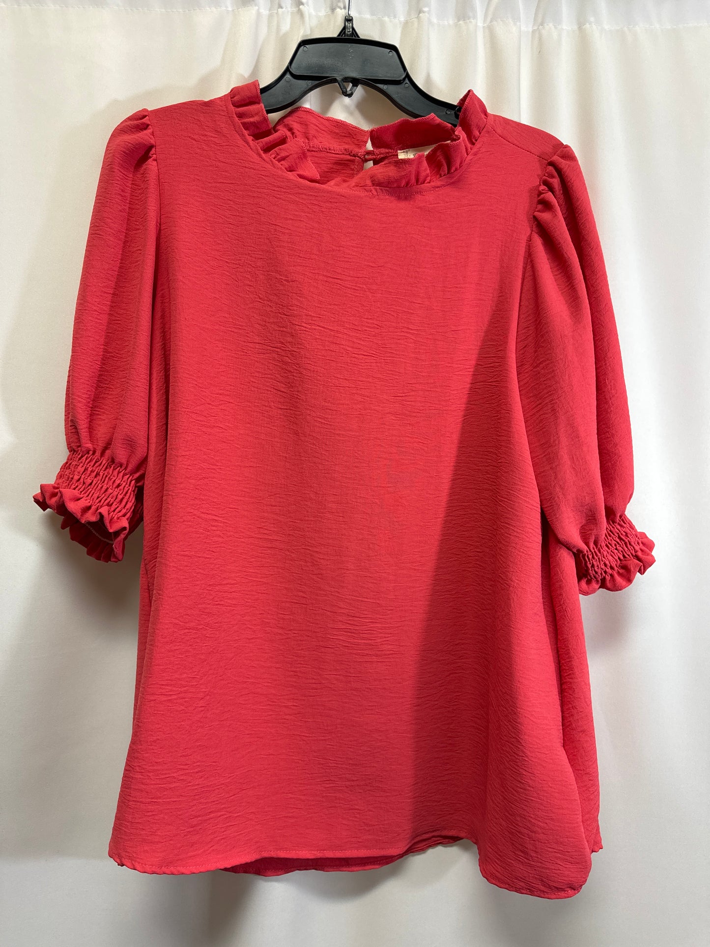 Top Short Sleeve By Clothes Mentor In Coral, Size: Xl