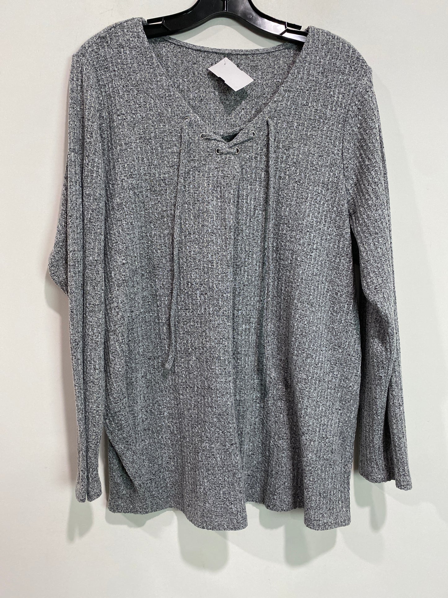 Top Long Sleeve By Lane Bryant In Grey, Size: 1x