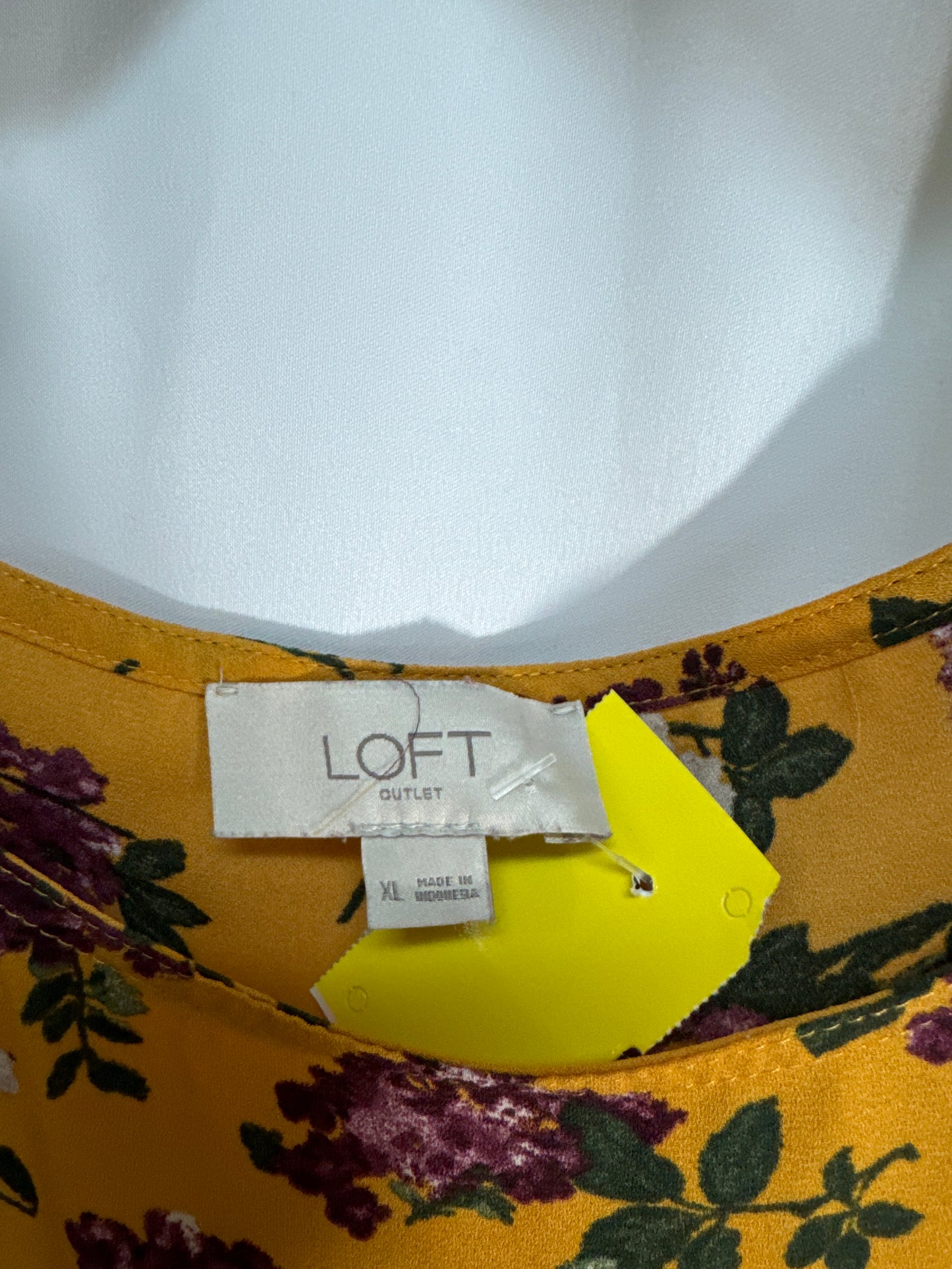 Top Short Sleeve By Loft In Yellow, Size: Xl