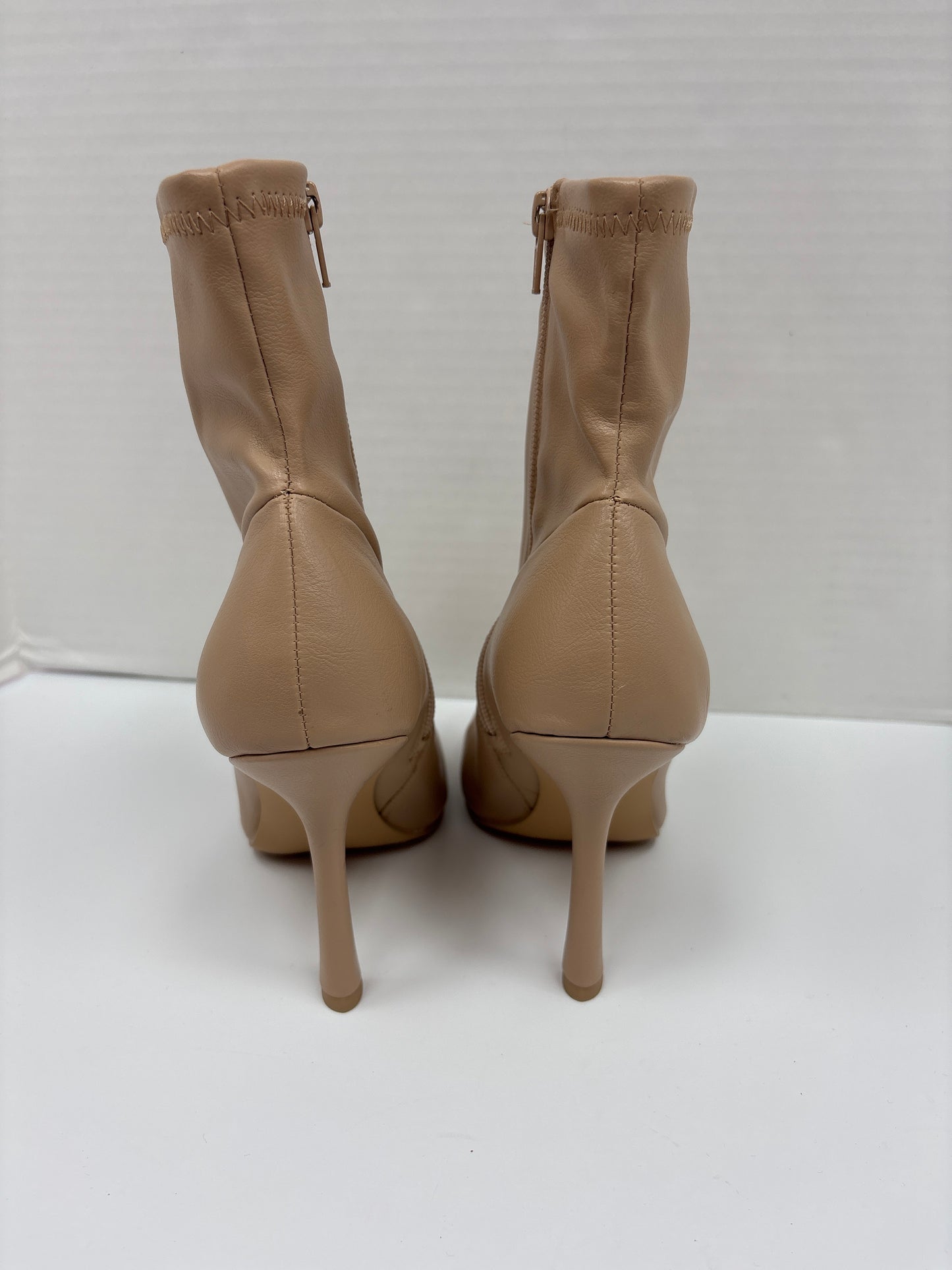 Boots Ankle Heels By Gianni Bini In Beige, Size: 7.5