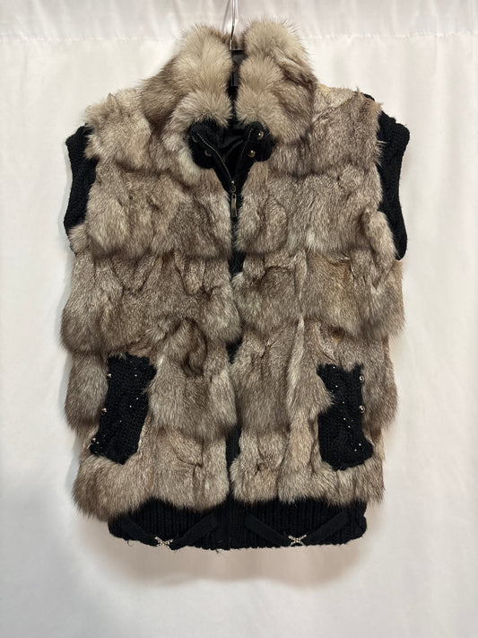 Vest Faux Fur & Sherpa By Clothes Mentor In Brown, Size: S