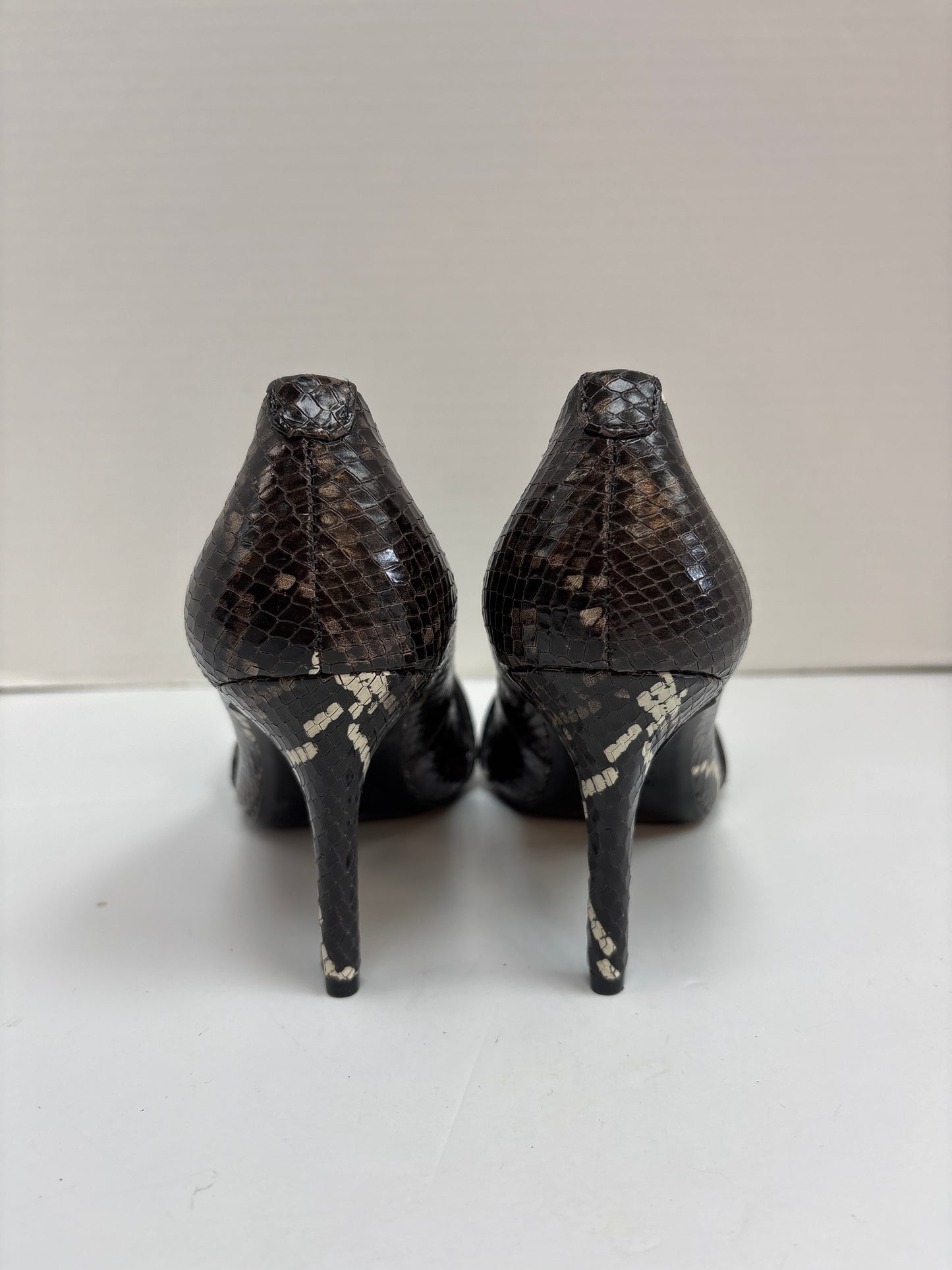 Shoes Designer By Karl Lagerfeld In Snakeskin Print, Size: 7.5