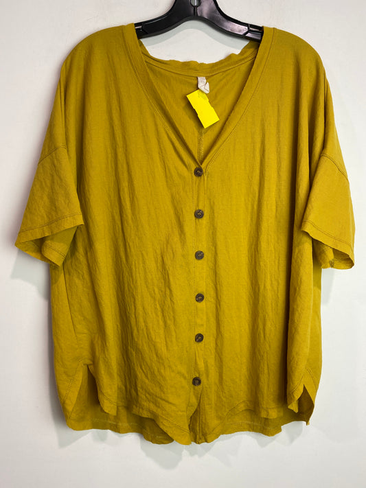 Top Short Sleeve By Wishlist In Yellow, Size: S