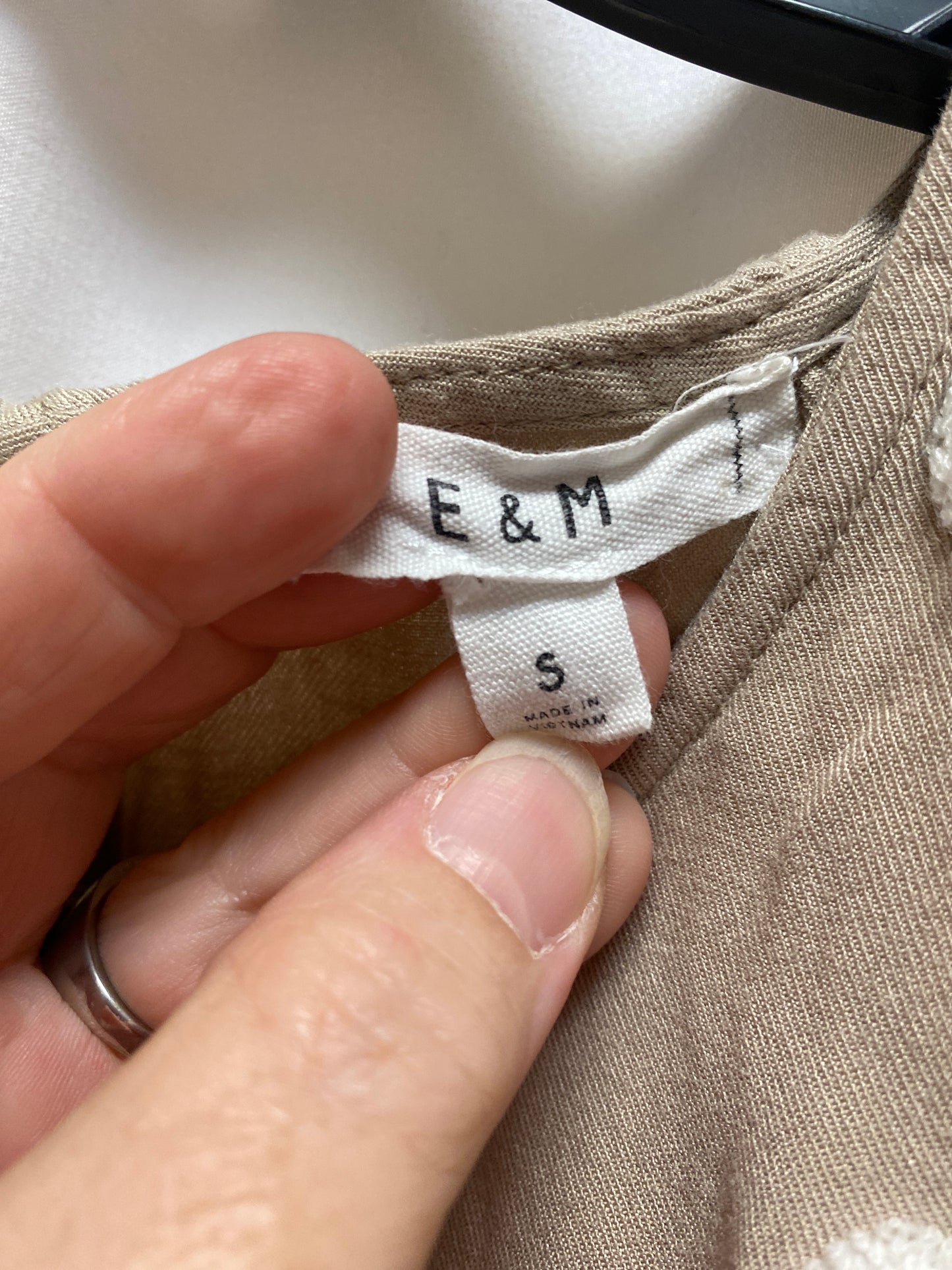 Tank Top By Clothes Mentor In Beige, Size: S