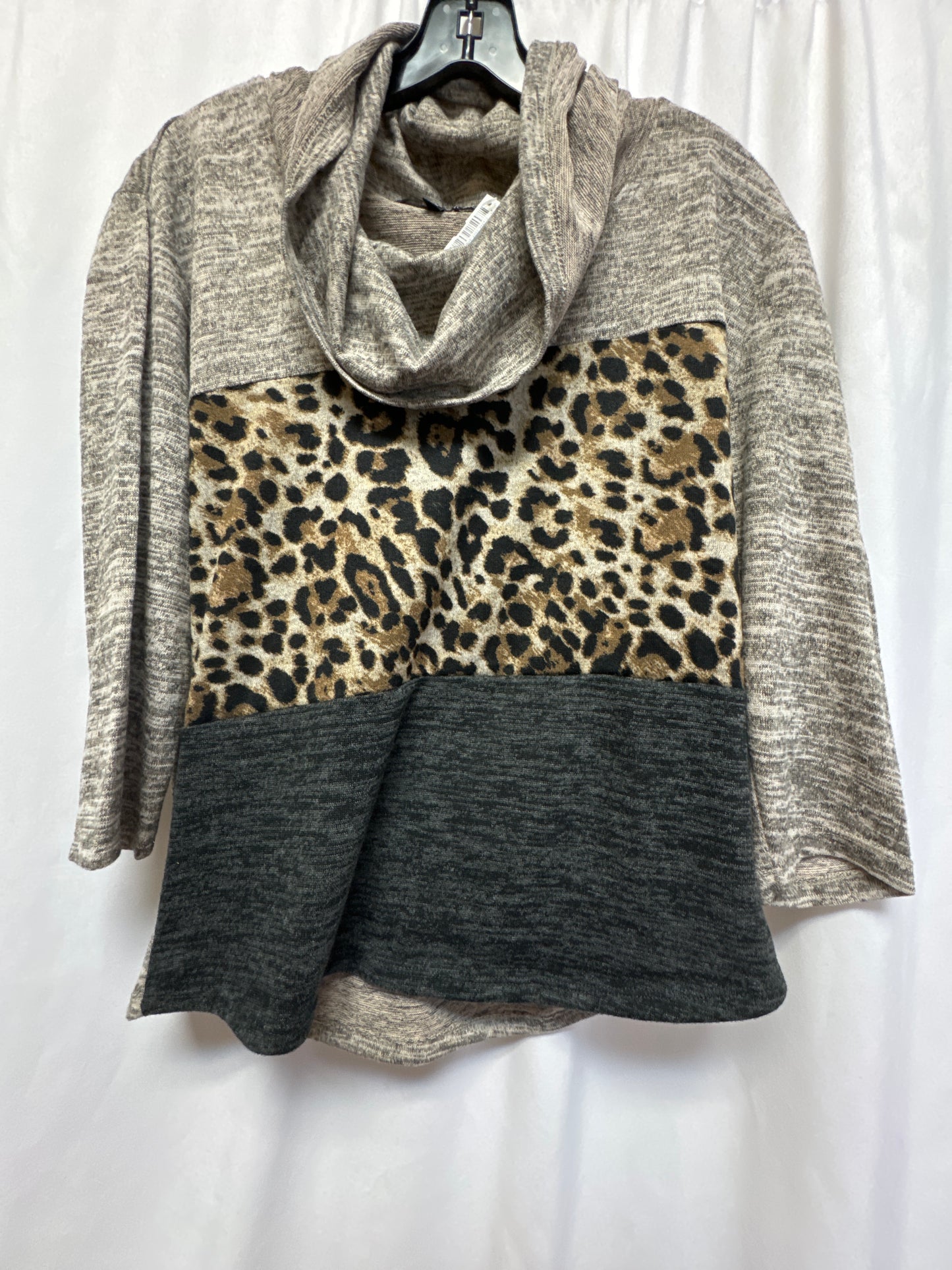 Top Long Sleeve By Cmf In Animal Print, Size: L