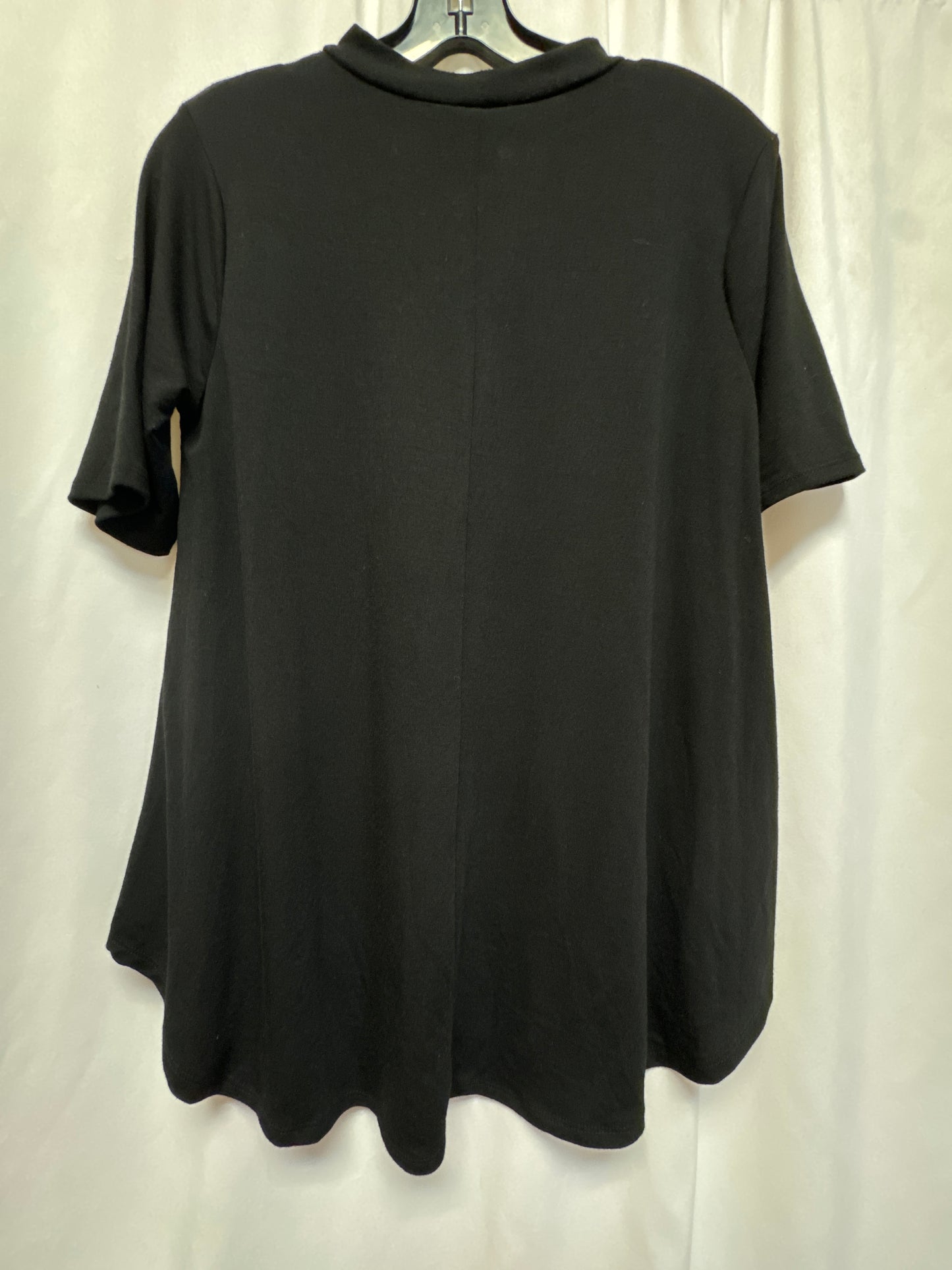 Top Short Sleeve By Zenana Outfitters In Black, Size: S