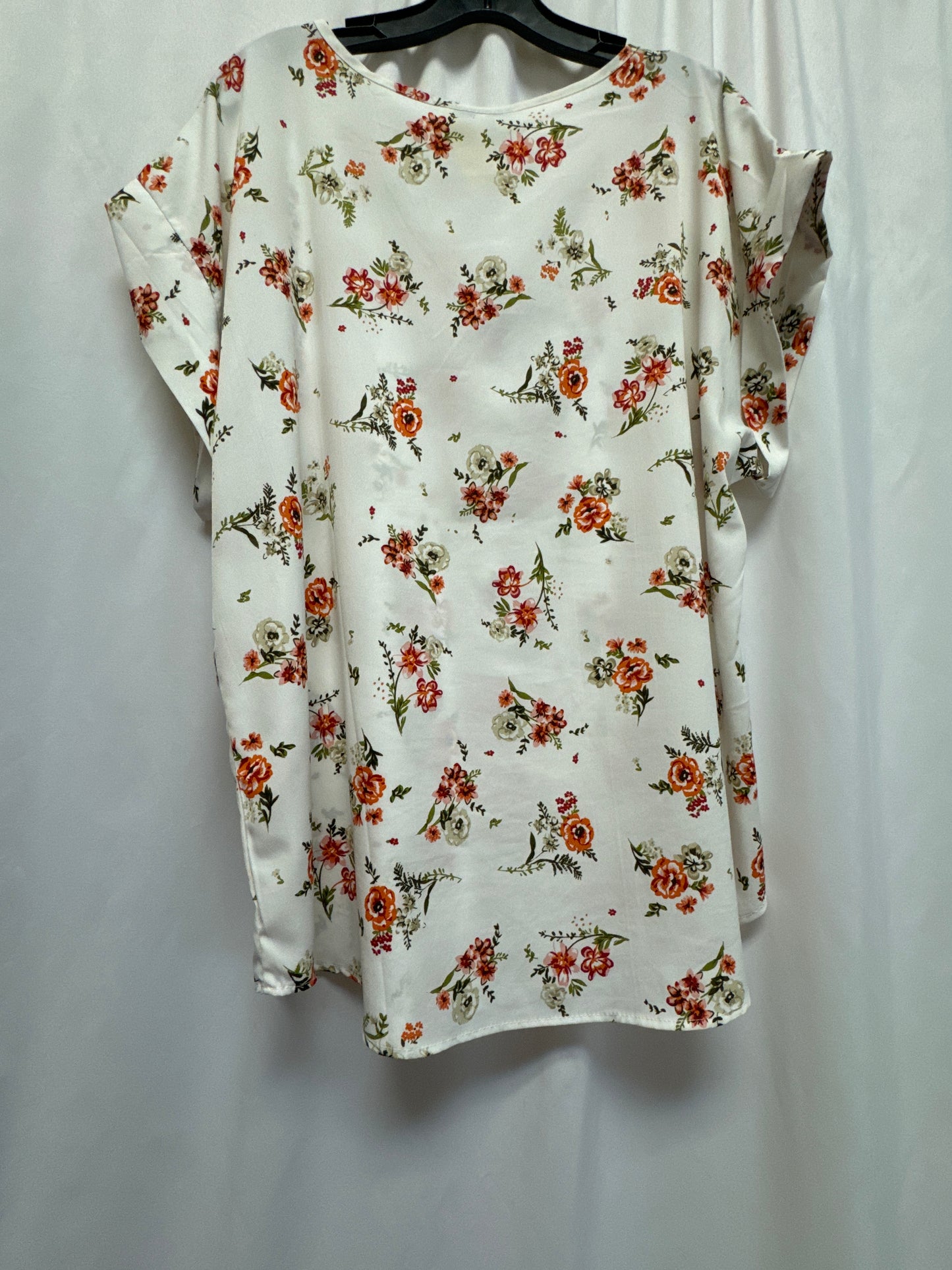 Top Short Sleeve By Clothes Mentor In White, Size: 2x